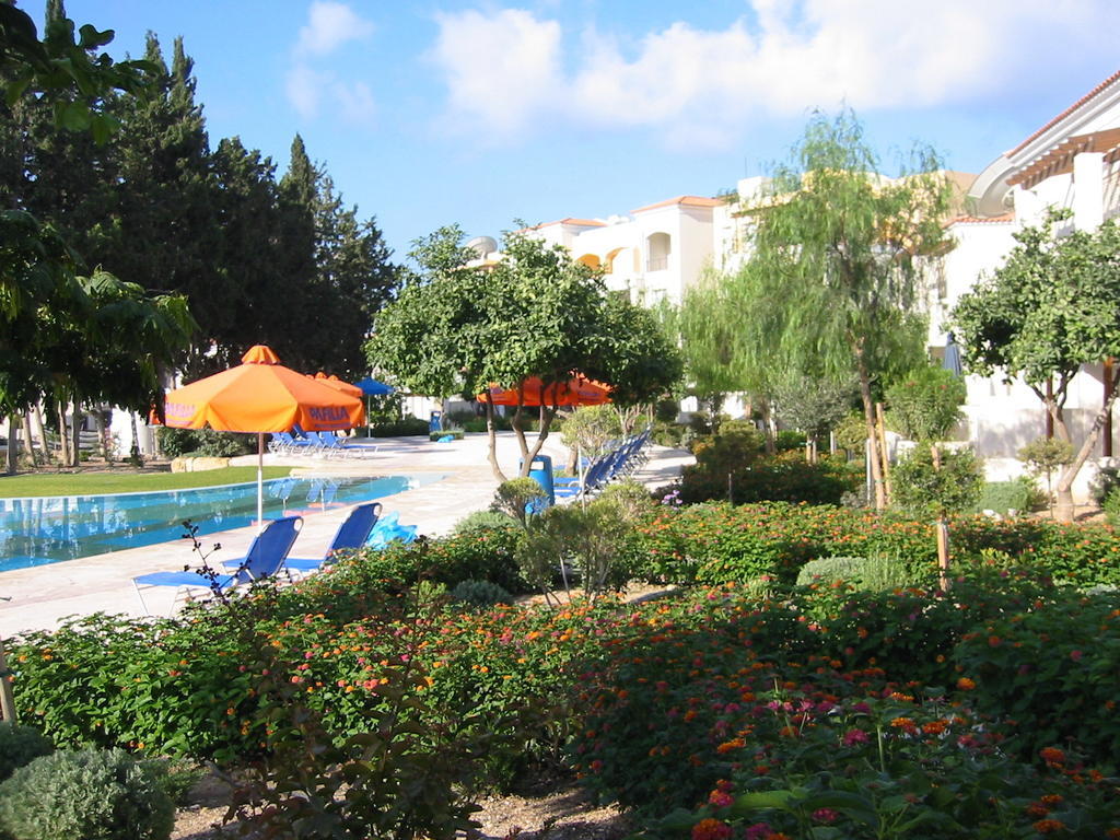 Hesperides Gardens Villa Paphos Exterior photo