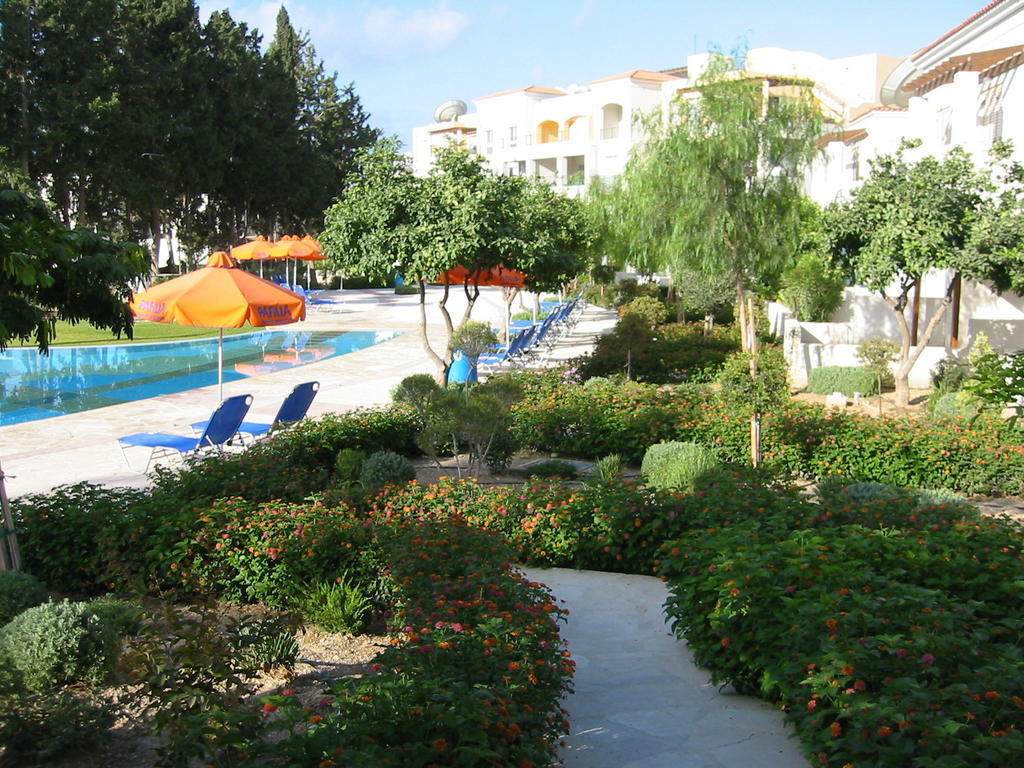 Hesperides Gardens Villa Paphos Exterior photo